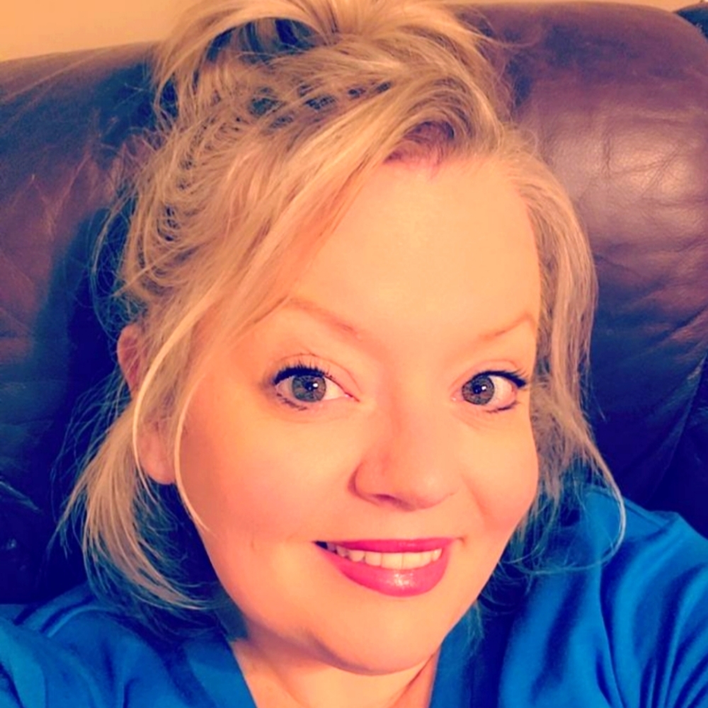 Meet your Posher, Adrienne